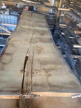 Lade das Bild in den Galerie-Viewer, Massivholztisch Eiche