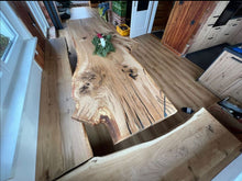 Lade das Bild in den Galerie-Viewer, Massivholztisch Eiche