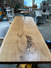Lade das Bild in den Galerie-Viewer, Massivholztisch Eiche