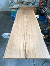 Lade das Bild in den Galerie-Viewer, Massivholztisch Eiche